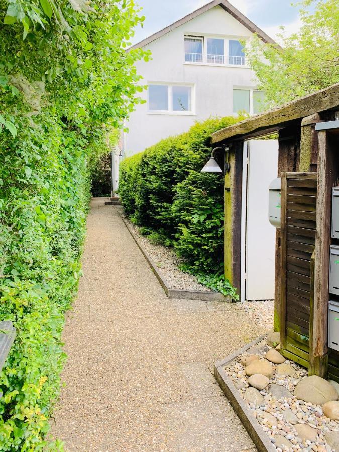 Ferienwohnung An Der Uniklinik Mit Eigener Kueche Und Renoviertem Badezimmer Homburg  Zewnętrze zdjęcie
