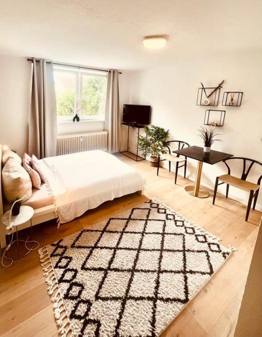 Ferienwohnung An Der Uniklinik Mit Eigener Kueche Und Renoviertem Badezimmer Homburg  Zewnętrze zdjęcie