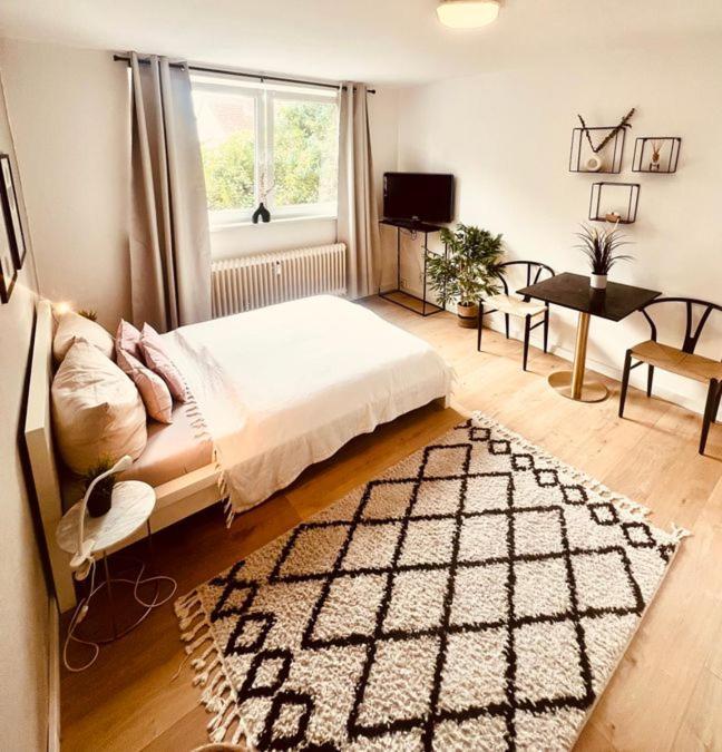 Ferienwohnung An Der Uniklinik Mit Eigener Kueche Und Renoviertem Badezimmer Homburg  Zewnętrze zdjęcie